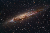 天の川銀河の隣に位置、渦状銀河 NGC 4945 イメージ公開 NASA 画像