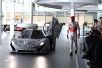 マクラーレンの新型スーパーカー、P1…プロトタイプをバトンが披露 画像