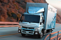 三菱ふそう、新型 キャンター エコ ハイブリッド を豪州で発表 画像