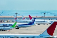 航空輸送統計、国際線輸送人員2.2％増、中国は3割減…2012年10月 画像