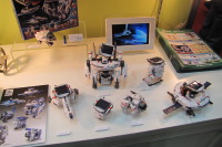 【ギフトショー春13】7つの形に変身、ソーラーで動く工作ロボット…4月発売 画像