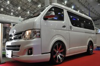 【ジャパンキャンピングカーショー13】専用プレミアムシート採用…LEGATO PREMIUM 画像