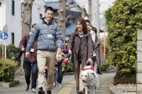 相模鉄道、盲導犬ふれあいウォークを開催 画像