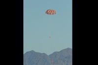 アリゾナで行われたオリオン宇宙船のパラシュートテスト 画像