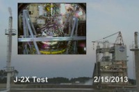 NASA、次世代 J-2X ロケットエンジンをテスト 画像