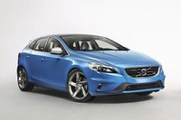 ボルボ V40、Rデザインとクロスカントリーの先行予約開始 画像