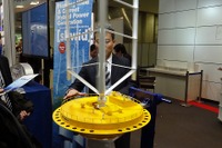【スマートエネルギーWeek13】潮力と風力を使う洋上設置のハイブリッド発電装置 画像