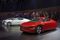 【ジュネーブモーターショー13】VW、111km/リットルの超低燃費PHVを世界発公開 画像