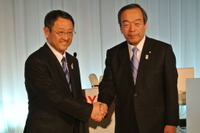 トヨタ豊田社長「内山田新会長が入口を開き、私が出口を抑えるツートップ体制に」 画像