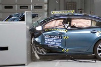 【IIHS衝突安全】マツダ アテンザ 新型、最高評価 画像
