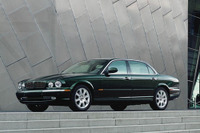 ジャガー XJ8 のロングボディに1000万円を切るモデル 画像