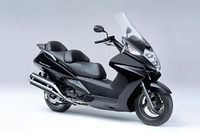 ホンダ、シルバーウイング のカラーリングを変更 画像