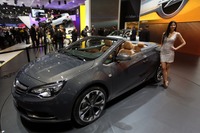 【ジュネーブモーターショー13】オペル、新型4シーターオープンのカスケーダ を初公開 画像