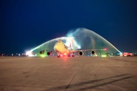 ボーイング、747-8貨物輸送機が100番目の空港に到着 画像