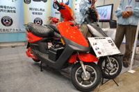 【東京モーターサイクルショー13】電動バイクベンチャーのアクセス、Sneak77などを出展 画像