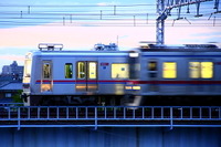 京成電鉄、中期経営計画「E2プラン」を策定、2015年度に経常利益310億円 画像