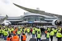 ボーイング、航空機を引き渡す「エバレット・デリバリーセンター」を拡張してオープン 画像