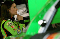 【NASCAR】ダニカ・パトリックのマーティンスビルの走りを徹底分析 画像