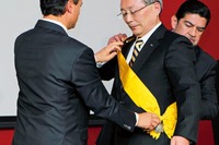 マツダ、山内社長がメキシコから「アギラ・アステカ勲章」を受章 画像