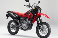 ホンダ、スーパーモタード CRF250M を発売…前後17インチタイヤ装着 画像
