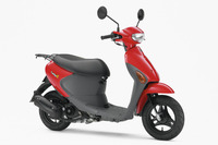 スズキ、50ccスクーター レッツ4 に特別色を設定 画像