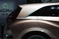 【上海モーターショー13】ホンダ、小型SUVコンセプト アキュラ SUV-X を世界初公開 画像