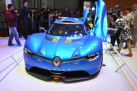 【上海モーターショー13】アルピーヌA110‐50、厳重警戒のもとに公開 画像