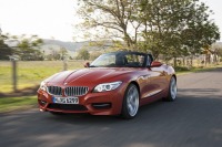 BMW 新型Z4 発売…新デザインのヘッドライト採用 画像