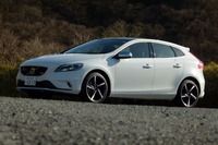 【ボルボ V40 T5 Rデザイン 試乗】パワフルさと専用のインテリアが持ち味…島崎七生人 画像