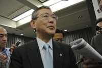 富士重吉永社長、XVハイブリッド「ものすごく大事な商品」 画像