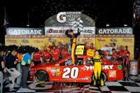 【NASCARスプリントカップ 第11戦】トヨタ、マット・ケンゼスが今季3勝目 画像