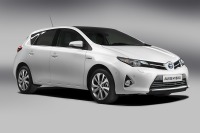 トヨタ オーリス ハイブリッド、環境性能向上…CO2排出量84g/km 画像