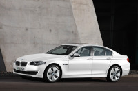 BMW 5シリーズ、改良モデルを予告…年内発表へ 画像