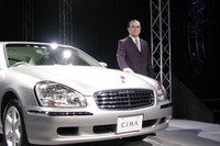 新型『シーマ』発表会で「軽自動車がいいんだ」とゴーン社長 画像