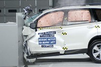 【IIHS衝突安全】スバル フォレスター 新型、新スモールオフセットテストでも最高評価 画像