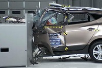 【IIHS衝突安全】ヒュンダイのSUV、ツーソン…新オフセット衝突テストで最低評価 画像