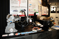 【人とくるまのテクノロジー13】HKSがCNG&ガソリンのバイフュエルシステムを出品 画像