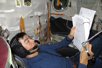 ISS第44/45次長期滞在クルーの油井宇宙飛行士、ソユーズ宇宙船の訓練中 画像