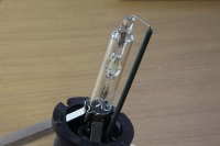 フィリップス製キセノンバルブにある「へそ」の謎 画像