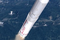 イプシロンロケットの第1段モータ、輸送中に立ち往生 画像