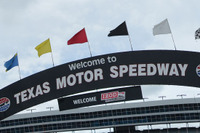【INDYCAR 第8戦】ファイアストーン550レースでヒーロー達を称える 画像