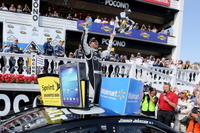 【NASCARスプリントカップ 第14戦】ジョンソン、ペナルティーの1週間後にポコノを制す 画像