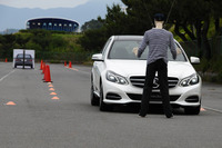 【メルセデスベンツ Eクラス 試乗】自動運転に近づきつつある安全装備…諸星陽一 画像