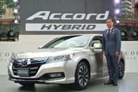 【ホンダ アコード 新型発表】伊東社長「海外で十分通用するハイブリッドシステム」 画像