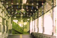 南海、高野山の終点・極楽橋駅に「風鈴トンネル」設置…駅員が作務衣でお出迎え 画像