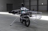 空飛ぶ自転車、チェコ・プラハで飛行に成功［動画］ 画像