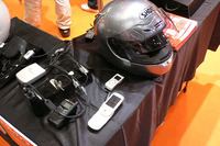 【東京モーターサイクルショー05】タンデムグッズ目白押し 画像