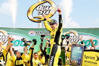 【NASCARスプリントカップ 第17戦】トヨタのケンゼスが制す 画像