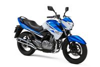 スズキ、GSR250 に新色 青/白を設定 画像