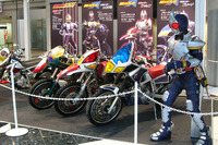 【東京モーターサイクルショー05】仮面ライダーブレイド マシン3台 画像
